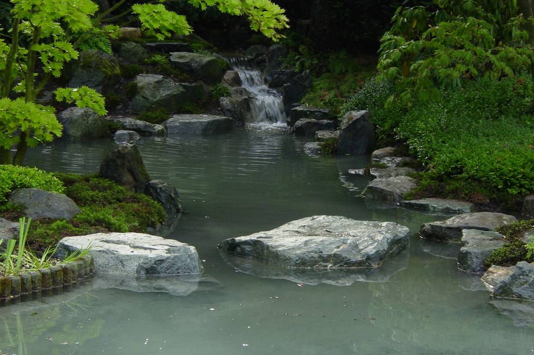 Wasser im Garten, Wasserfall japan-garten-kultur Asiatischer Garten