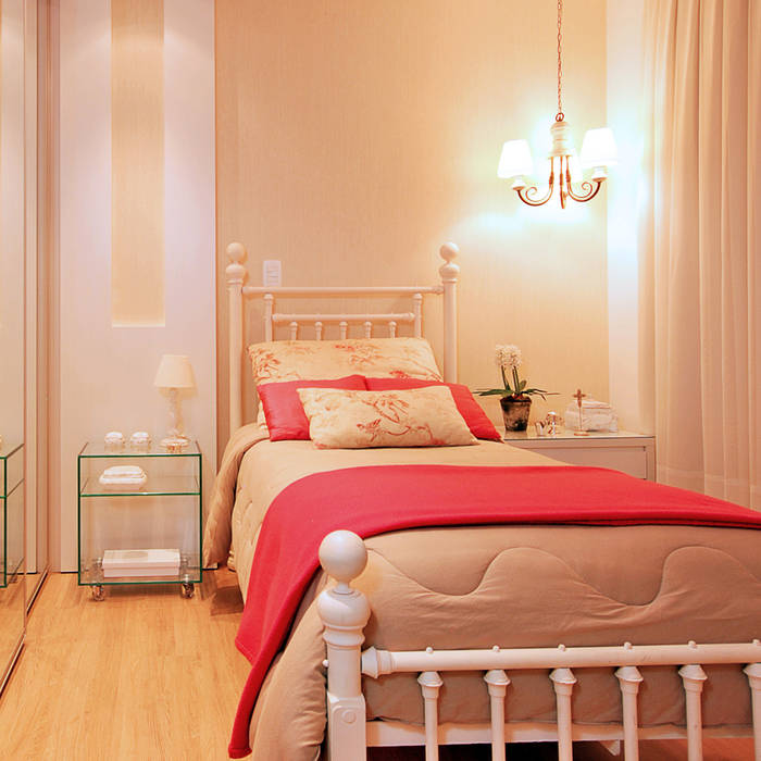 Casa CR, Neoarch Neoarch クラシカルスタイルの 寝室 ベッド＆ヘッドボード