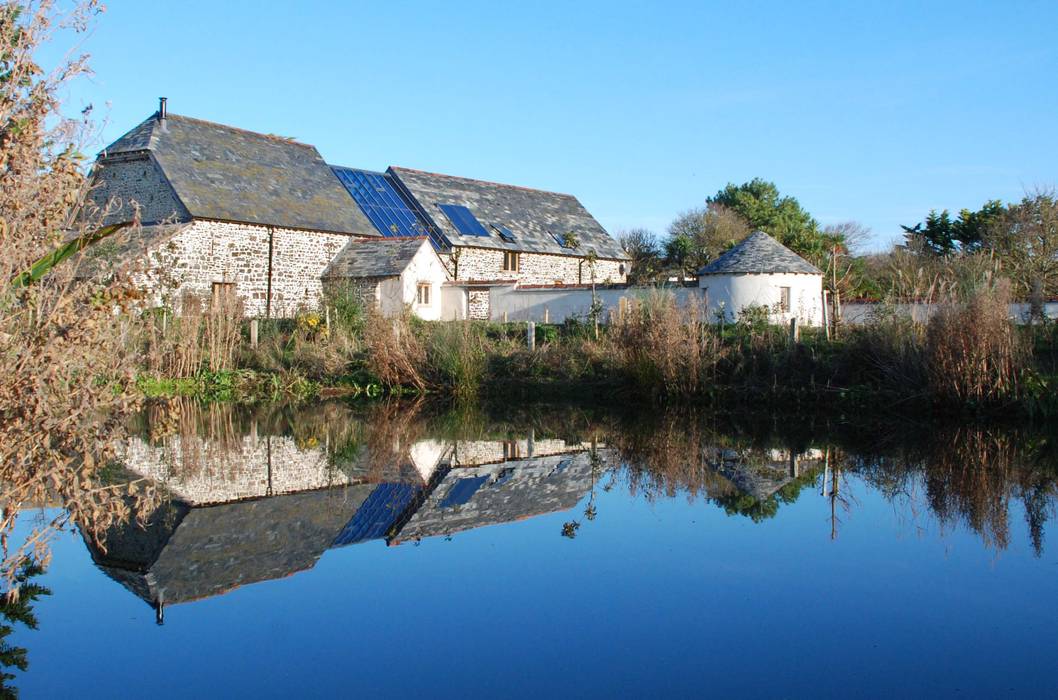 Maer Barn, Bude, Cornwall homify Modern houses