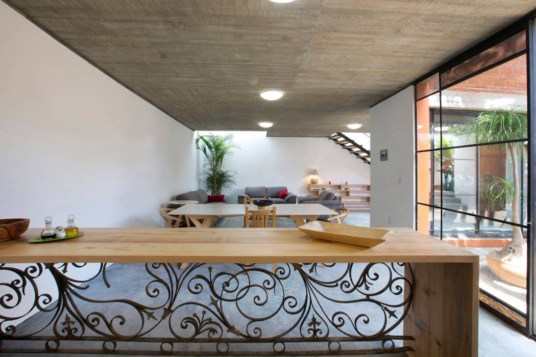 CASA XOCHIMILCO _ II, rOOtstudio rOOtstudio Cuisine moderne Tables, chaises & bancs