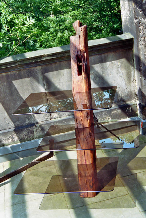 Altholzregal mit Glas Tischlerei RMD Rustikales Möbeldesign Ausgefallene Wohnzimmer Regale