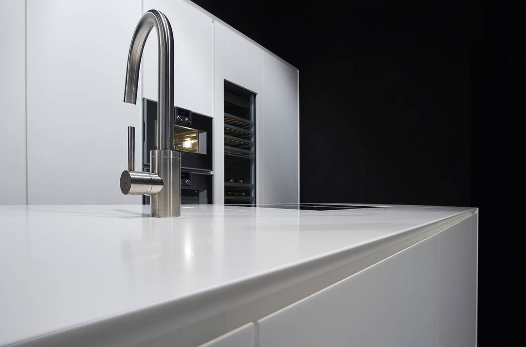 One - Corian Kitchen Ri.fra mobili s.r.l. Modern Kitchen