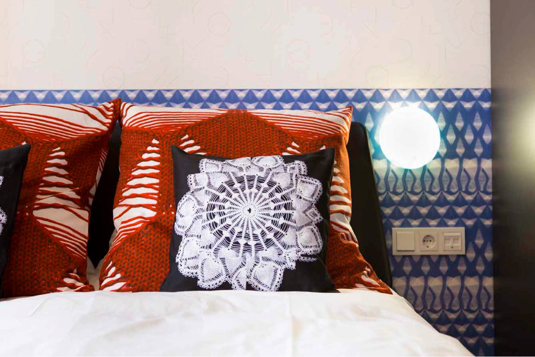 The lace room pillow and wall covering Studio Petra Vonk Espacios comerciales Hoteles