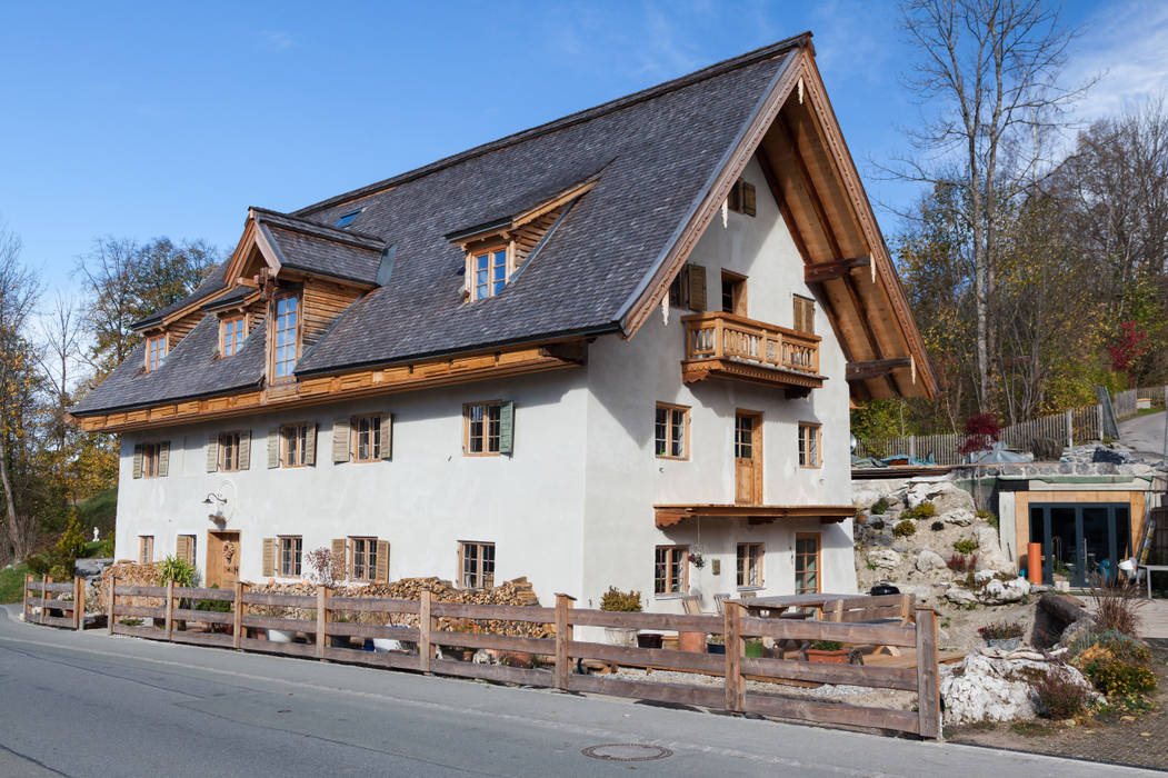 Denkmalgeschützte historische Bäckerei "altes Nigglhaus" Bj. 1564 in Fischbachau, betterhouse betterhouse Wiejskie domy