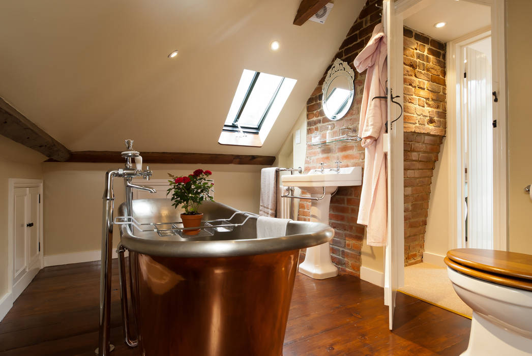 Copper Bath Rustic style bathroom by A1 Lofts and Extensions Rustic