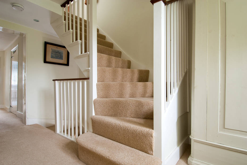 Spacious Landing and stairs A1 Lofts and Extensions Minimalist corridor, hallway & stairs