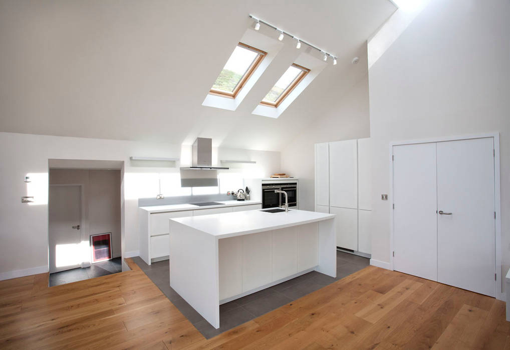 Grey Roofs, Crackington Haven, Cornwall homify Modern kitchen