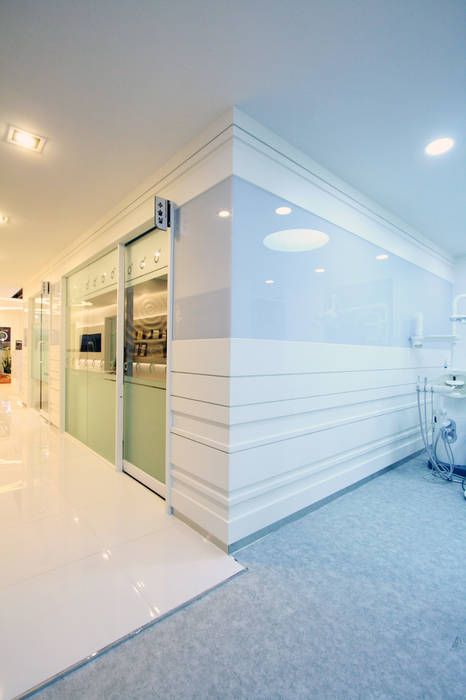 Hangroo Dental Clinic 3F, (주)유이디자인 (주)유이디자인 Espacios comerciales Hospitales