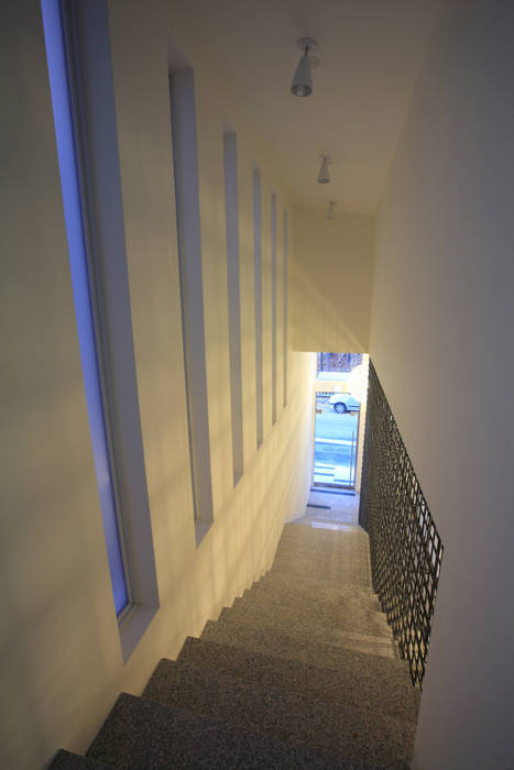 Coffee House, 현앤전 건축사 사무소(HYUN AND JEON ARCHITECTURAL OFFICE ) 현앤전 건축사 사무소(HYUN AND JEON ARCHITECTURAL OFFICE ) Modern Corridor, Hallway and Staircase