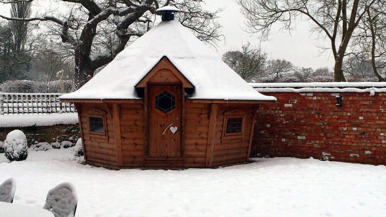 Snowy cabin! A fabulous relaxing space. Arctic Cabins Scandinavian style garden