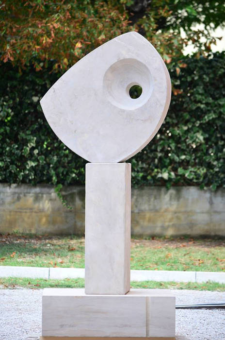 Commissione per una scultura a Sant'Ippolito (Pesaro e Urbino) homify Giardino minimalista Pianta,Erba,Arte,Di legno,Font,Cerchio,Simbolo,Albero,Arbusto,Numero