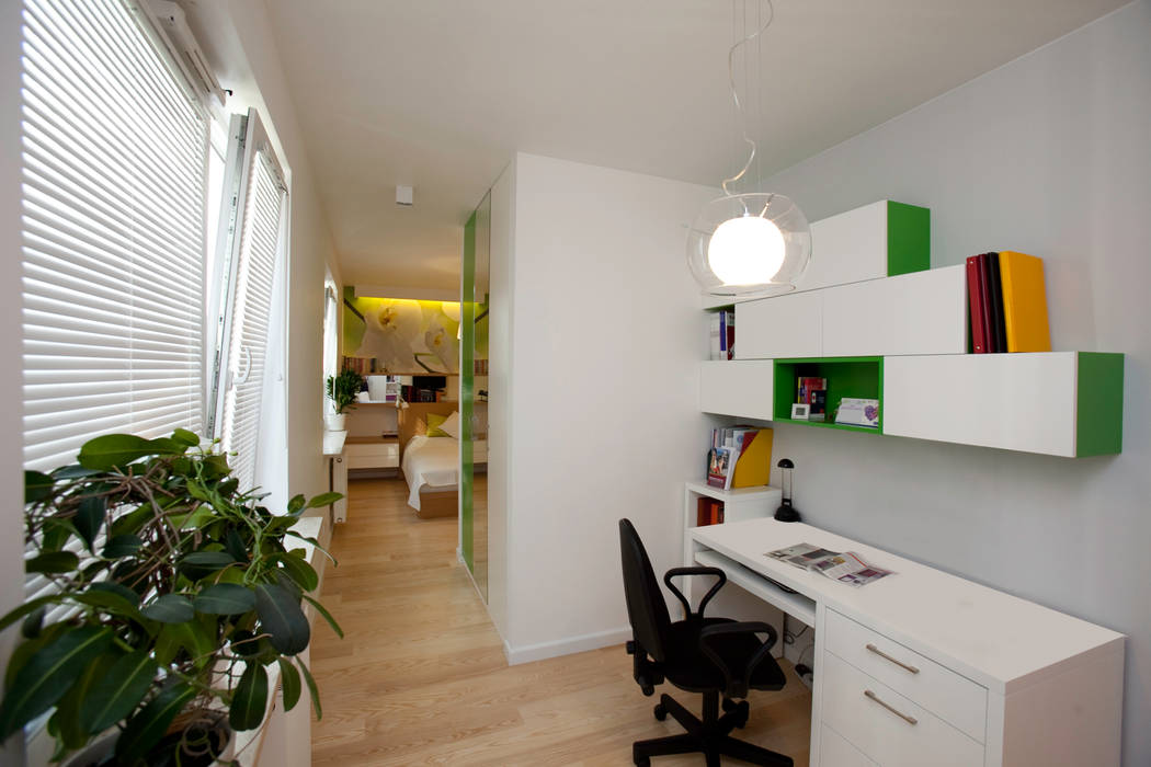 Mieszkanie dla Pani Doktor, ZAWICKA-ID Projektowanie wnętrz ZAWICKA-ID Projektowanie wnętrz Minimalistyczne domowe biuro i gabinet
