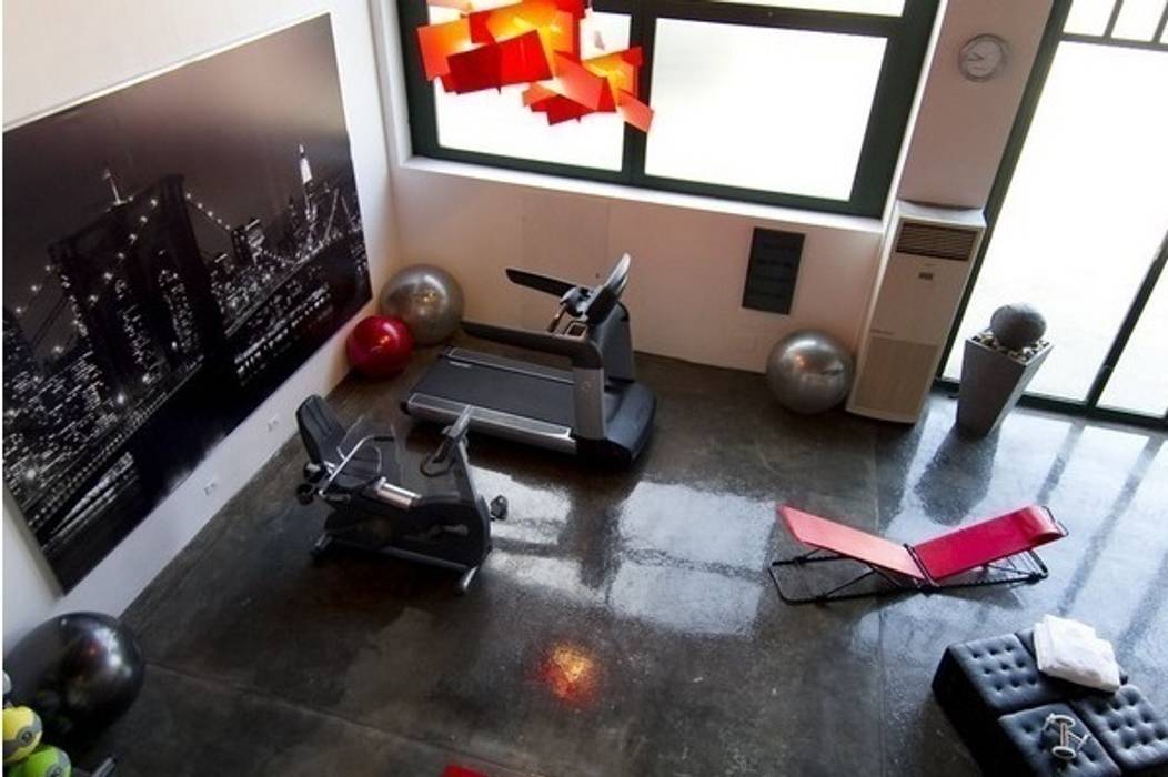 Studio personal trainer e private spa: Bello e Funzionato, monica giovannelli architetto monica giovannelli architetto Gimnasios de estilo industrial