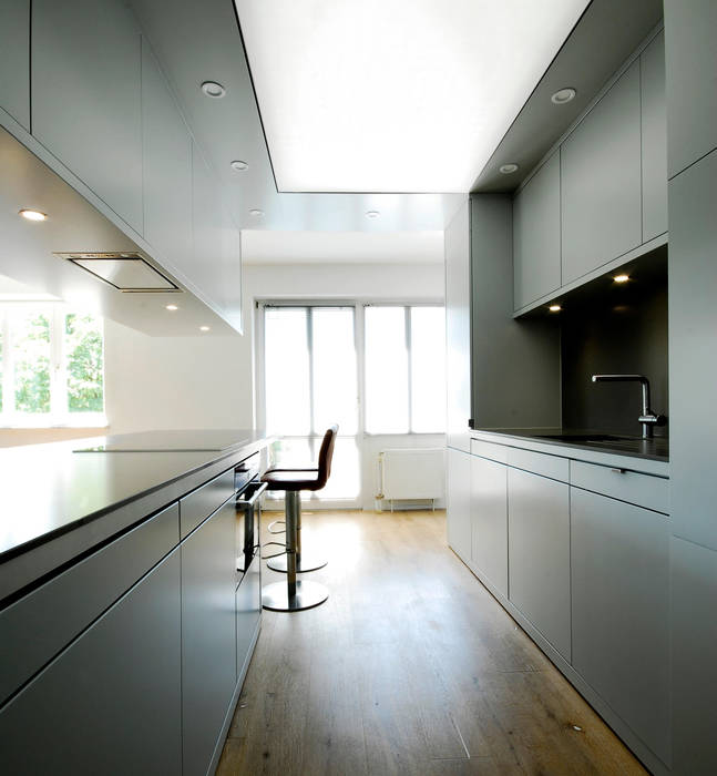 Blick zur terrassentüre moderne küchen von moserarchitekten modern | homify