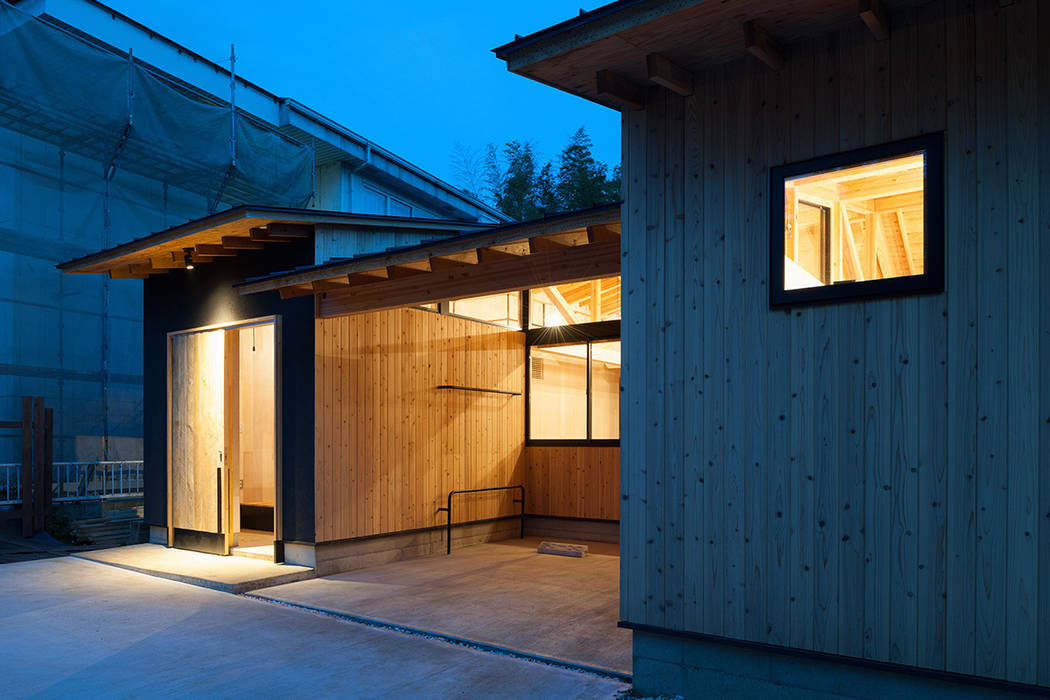 Qilin, 松島潤平建築設計事務所 / JP architects 松島潤平建築設計事務所 / JP architects Eclectic style houses