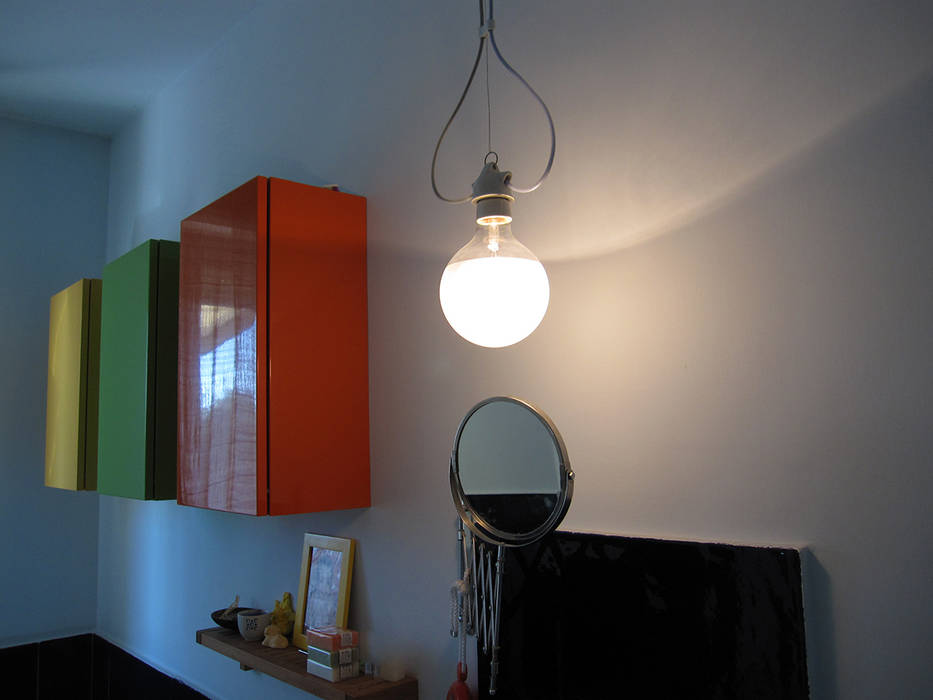 per il lavabo lampada Savoie Ingo Maurer homify Bagno eclettico Illuminazione