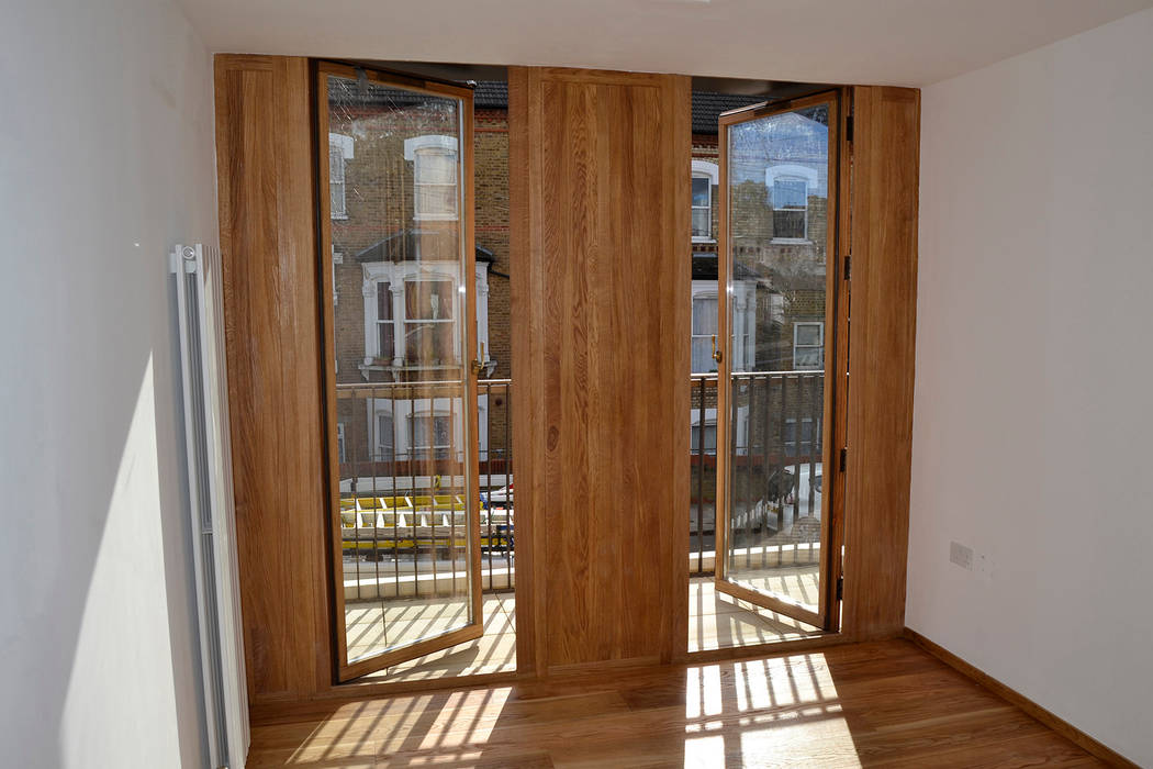 Bedroom balcony doors Satish Jassal Architects Modern style bedroom