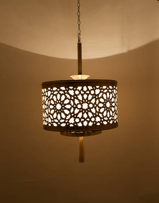 Antique Brass Geometric Pendant lamp/w Parchment and Tassel Moroccan Bazaar الممر الأبيض، الرواق، أيضا، درج Lighting