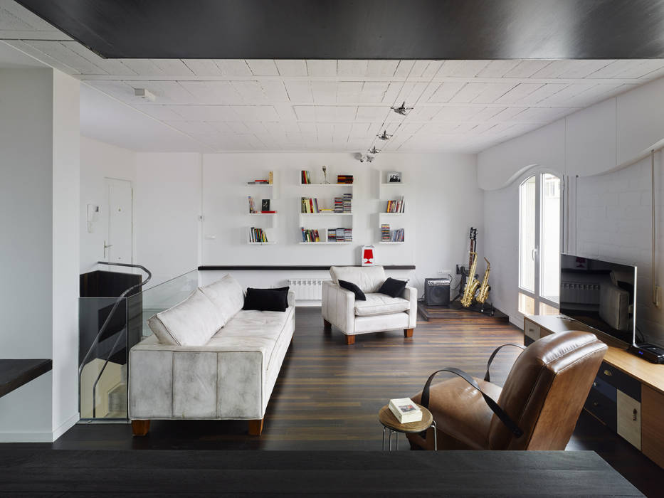 Reforma de apartamento en dos plantas, A Estrada, Pontevedra, Ameneiros Rey | HH arquitectos Ameneiros Rey | HH arquitectos Salones de estilo minimalista