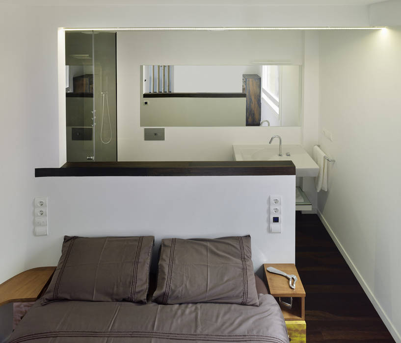 Reforma de apartamento en dos plantas, A Estrada, Pontevedra, Ameneiros Rey | HH arquitectos Ameneiros Rey | HH arquitectos Dormitorios de estilo minimalista