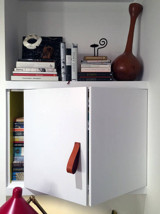 Bespoke Joinery STUDIO [D] TALE Modern Living Room Shelves