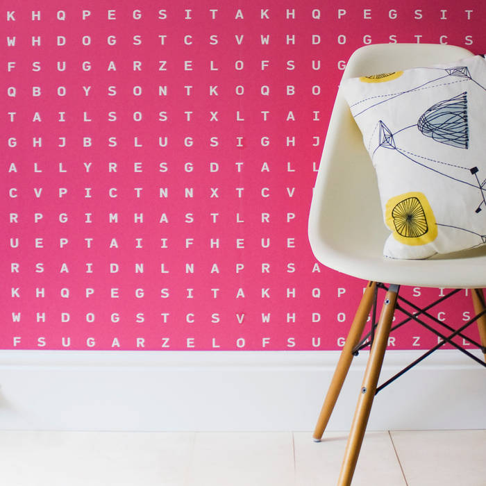 Sugar & Slugs Wallpaper - Raspberry Identity Papers Paredes y pisos de estilo moderno Papeles pintados
