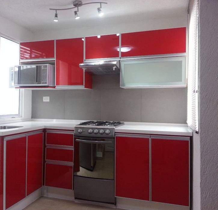 Diseñamos tus espacios para hacerte vivir BUENOS MOMENTOS, IROKA IROKA ห้องครัว ที่เก็บของ