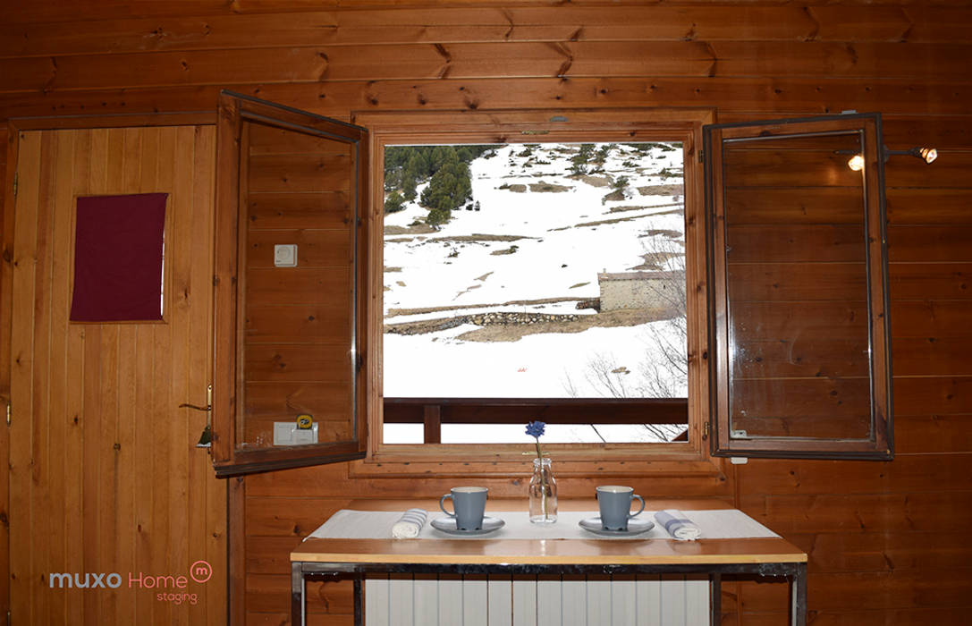 Home Staging Andorra_vistas desde salón muxo Studio Comedores de estilo rural