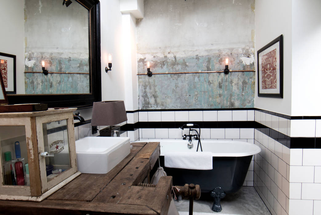 homify Industrial style bathrooms