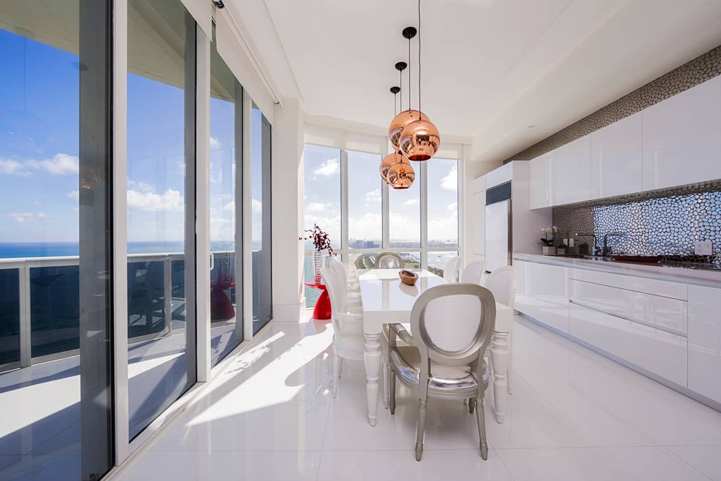 Sunny Isles - FL - US Infinity Spaces Cozinhas modernas