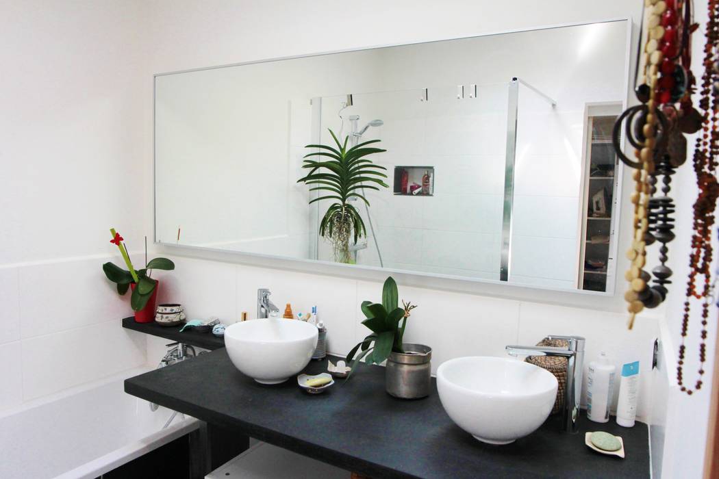 Transformation d'une salle de stockage en une salle de bain, Mint Design Mint Design Country style bathroom