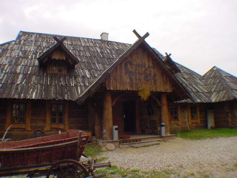 FIRLEJE, Nowak i Nowak Architekci Nowak i Nowak Architekci Casas de estilo rural