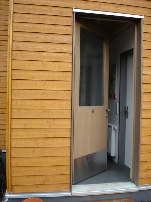 Modern und naturnah: Haus aus Holz Einfamilienhaus in der Eifel, Mendig , PELL Architekten PELL Architekten Scandinavian style windows & doors