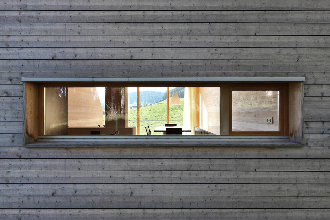 Bienenhus - Ferienhaus in Vorarlberg, Yonder – Architektur und Design Yonder – Architektur und Design Nowoczesna kuchnia