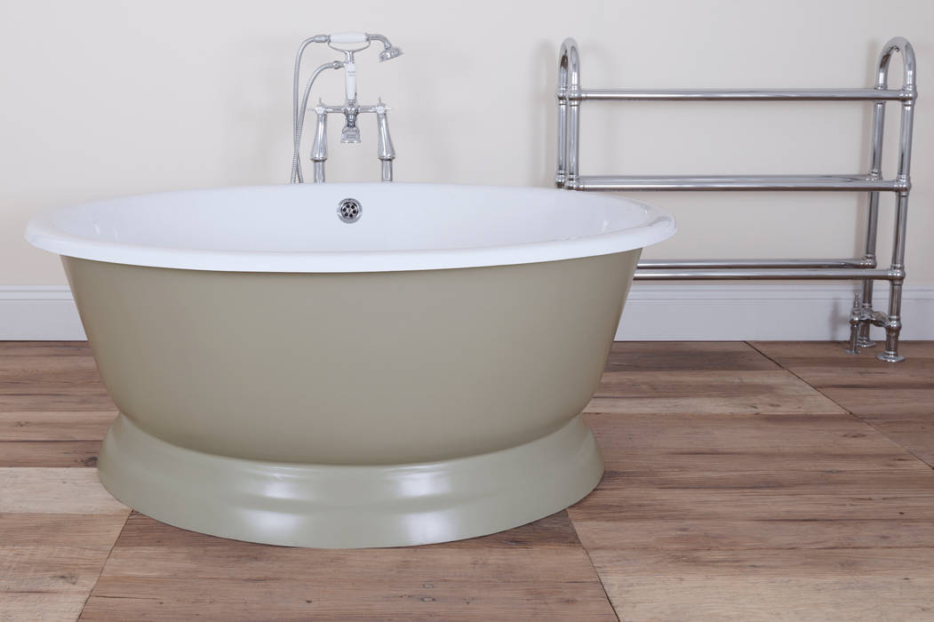 The Drum Cast Iron Bath from UKAA UKAA | UK Architectural Antiques Banheiros clássicos Banheiras e duchas