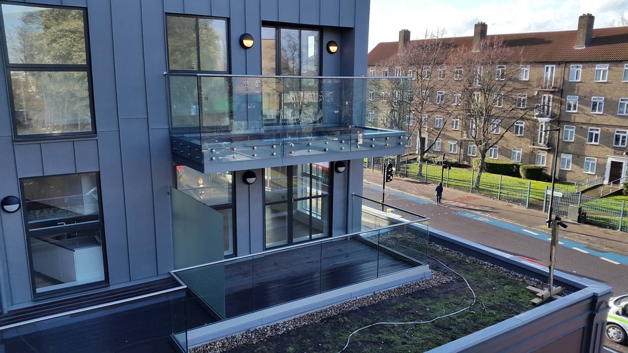 External Balustrade // Glass Partition MDM GLASS LTD Patios