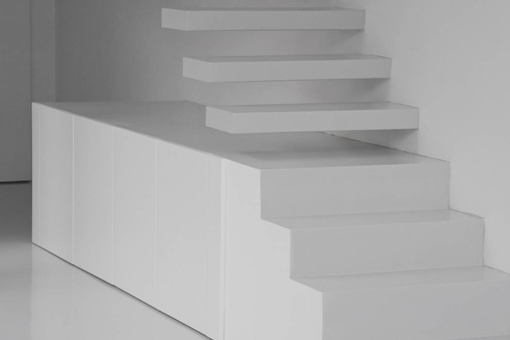 Escaleras OKULTUS Pasillos, vestíbulos y escaleras de estilo minimalista