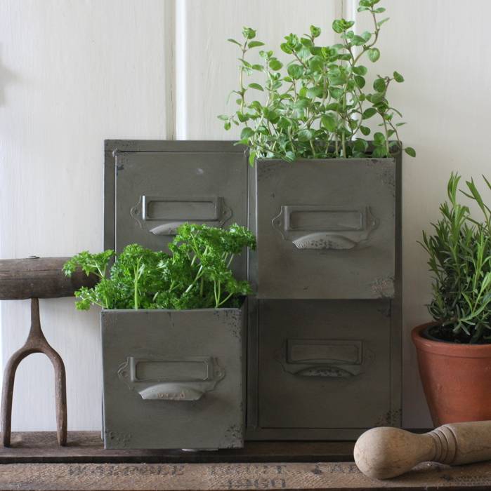 Vintage Style Drawer Wall Planter homify Jardines de estilo industrial Jarrones y macetas