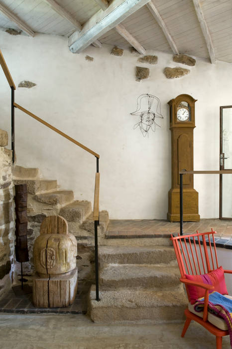 Casa de campo en Galicia Oito Interiores Pasillos, vestíbulos y escaleras de estilo moderno