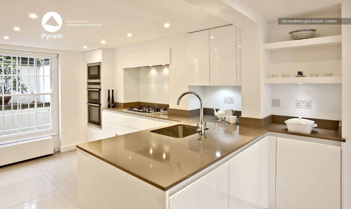 Gloss lacquered London kitchen homify Modern kitchen