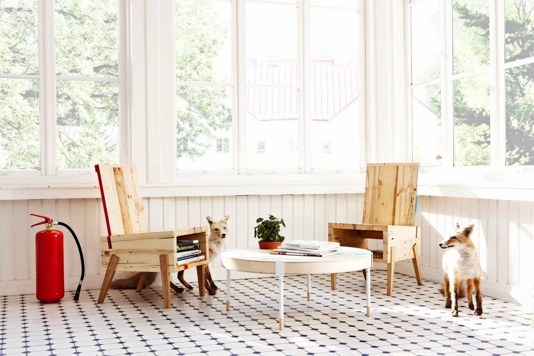 Trendiges Upcycling-Möbel für moderne Wohnräume, Baltic Design Shop Baltic Design Shop Modern Living Room Side tables & trays