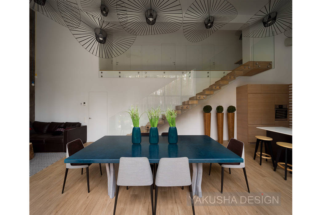 Дом-куб Yakusha Design Кухня в стиле минимализм