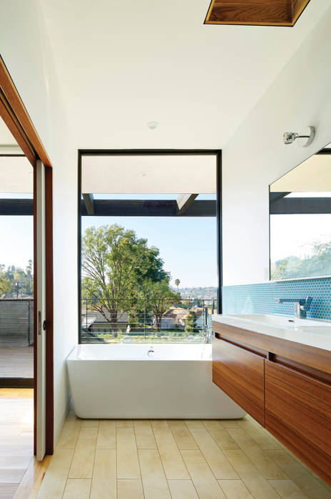 Morris House, Martin Fenlon Architecture Martin Fenlon Architecture Modern bathroom