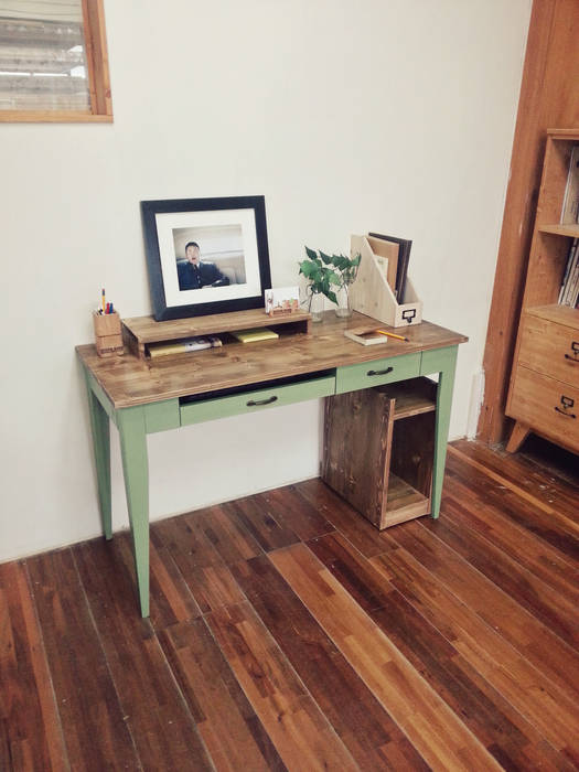 Olive green desk, Design-namu Design-namu Bureau rural Bureaux