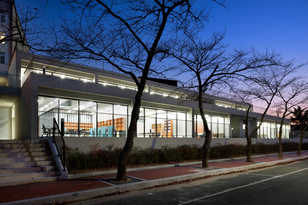 경북대학교 건축디자인 스튜디오, ADF Architects ADF Architects 상업공간 돌 학교