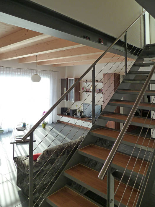 Neubau | Zweifamilienhaus Chrüzmattliring | Küssnacht am Rigi, hwp ARCHITEKTEN AG hwp ARCHITEKTEN AG Pasillos, vestíbulos y escaleras de estilo ecléctico