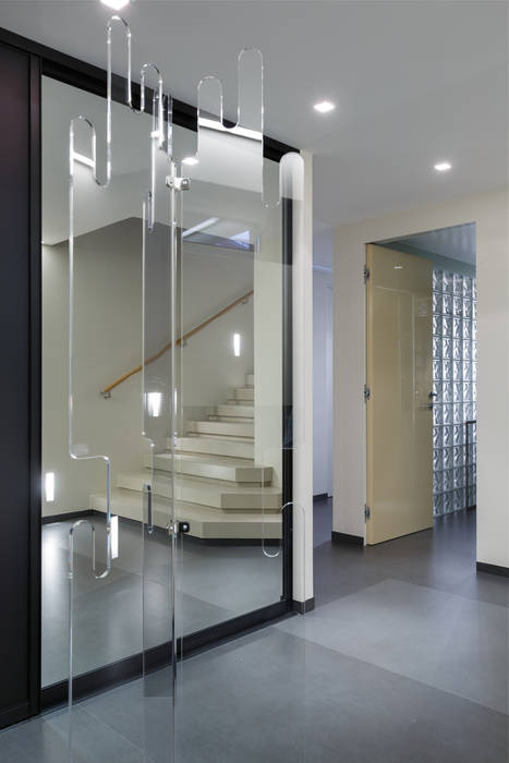 Прихожая. (DZ)M Интеллектуальный Дизайн Коридор, прихожая и лестница в стиле минимализм