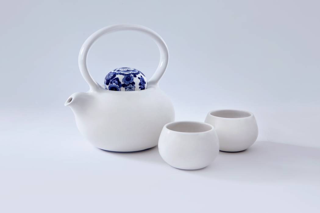 Blue Belly Tea Story, Royal Delft Royal Delft Comedores de estilo clásico Vasos y vajilla