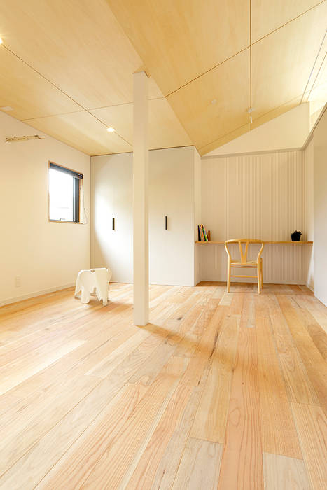 大きな屋根のいえ, 株式会社ミユキデザイン（miyukidesign.inc） 株式会社ミユキデザイン（miyukidesign.inc） Modern style bedroom