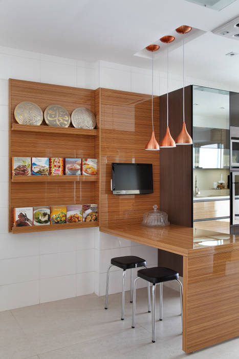 Apartamento na Barra da Tijuca, Ana Adriano Design de Interiores Ana Adriano Design de Interiores Dapur Modern